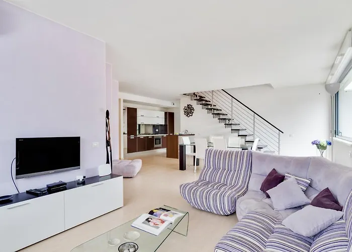 Appartement Guesthost - La Perla - X6 With Ac And Garage!