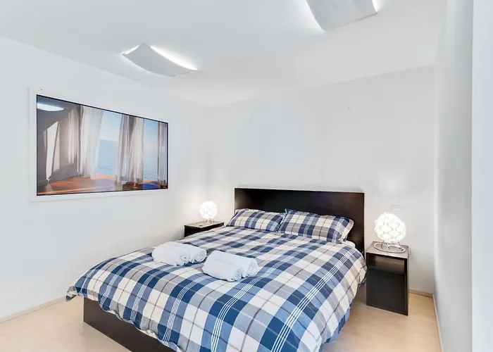 Guesthost - La Perla - X6 With Ac And Garage! * Como
