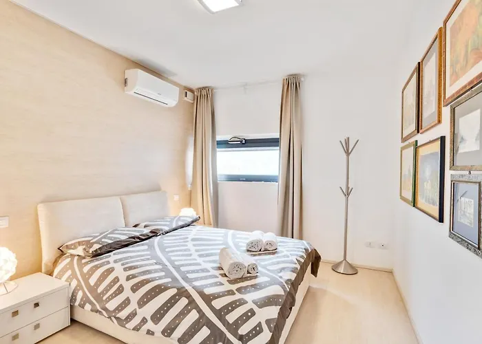 Appartement Guesthost - La Perla - X6 With Ac And Garage!