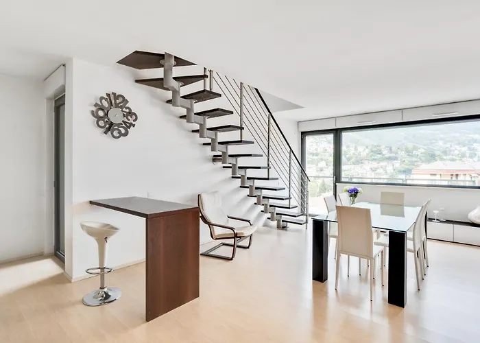 Guesthost - La Perla - X6 With Ac And Garage! Appartement Como