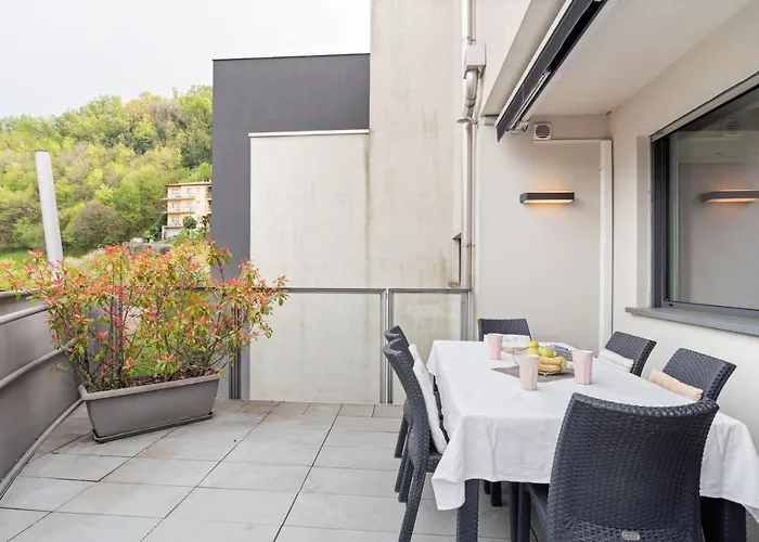 Guesthost - La Perla - X6 With Ac And Garage! Apartment